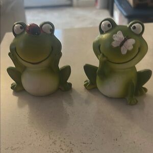 Cute Frog Figurines with Ladybug and Butterfly